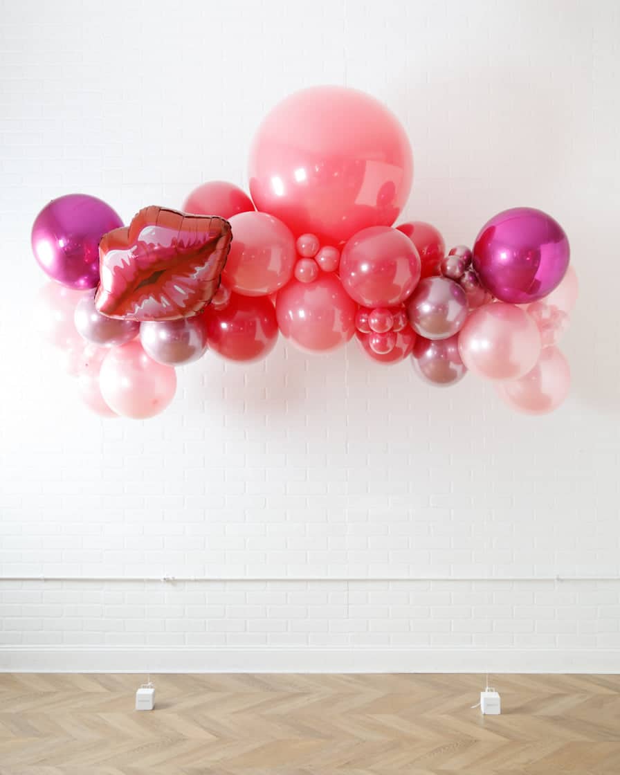 Life In Plastic – Floating Balloon Arch with Foils – 5ft | Purchase Life In Plastic – Floating Balloon Arch with Foils – 5ft | Purchase